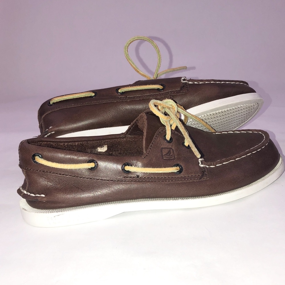 Sperry - Picture 2 of 5